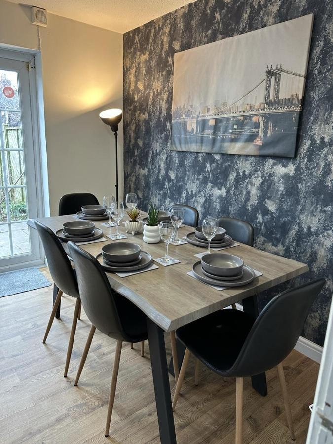 6 Stephenson Way * York
